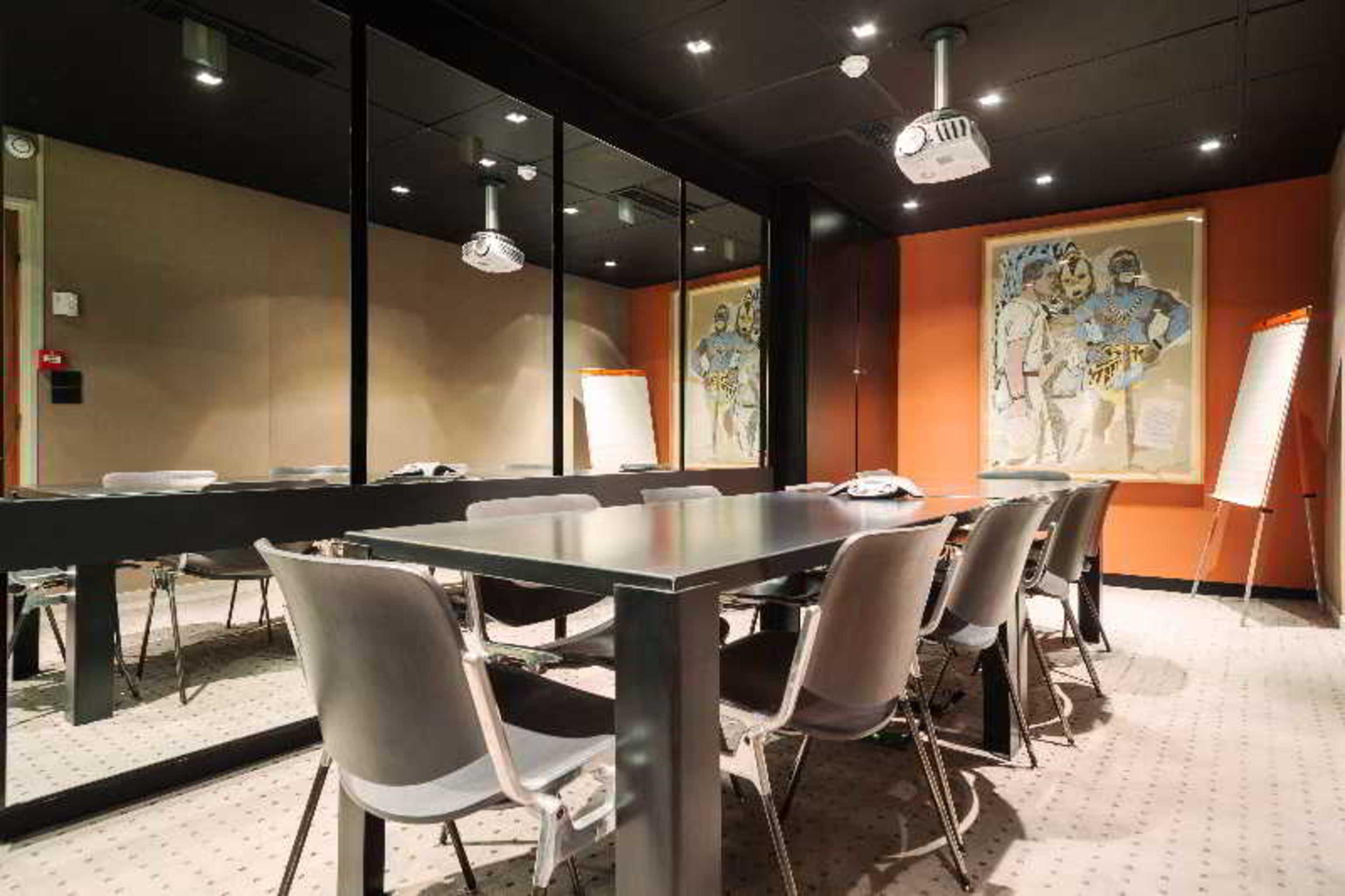 Chateaudun Opera Hotel