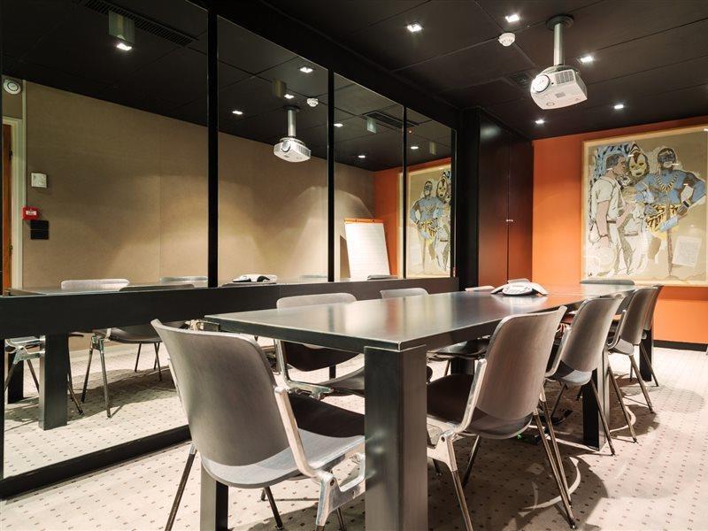 Chateaudun Opera Hotel